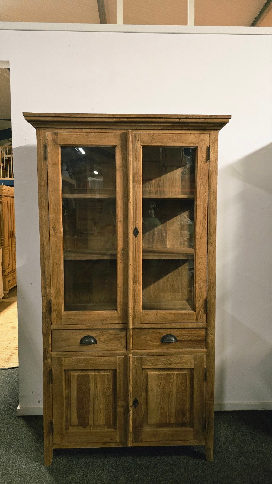 Mooie Teak Houten Vitrinekast uit voorraad leverbaar!, Huis en Inrichting, 100 tot 150 cm, Ophalen of Verzenden, Teakhout, 150 tot 200 cm
