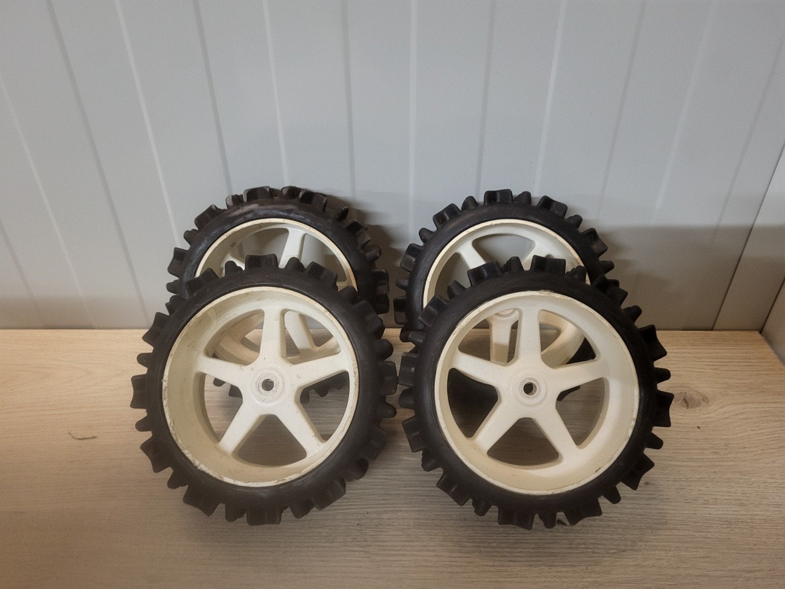 Fg wielen, Ophalen of Verzenden, Overige schalen, Benzine, Onderdeel
