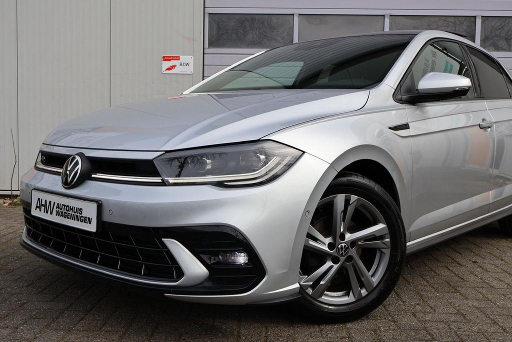 Volkswagen Polo | R-Line|ACC|PANO|VIRTUAL|IQ*Light|, Auto's, Stof, 95 pk, Zwart, Bedrijf