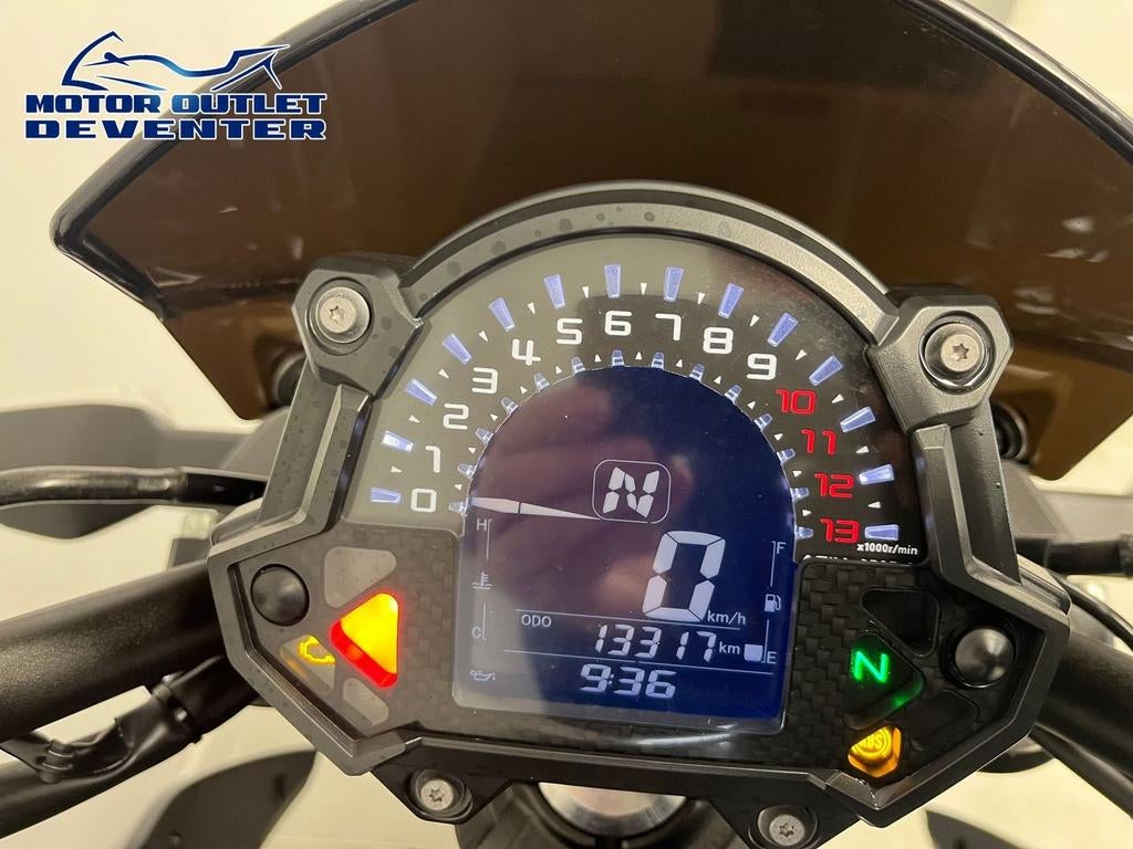 Mooie KAWASAKI Z650 ABS AKRAPOVIC 35kW, Motoren, Motoren | Kawasaki, 2 cilinders, Bedrijf, Onbekend, KAWASAKI