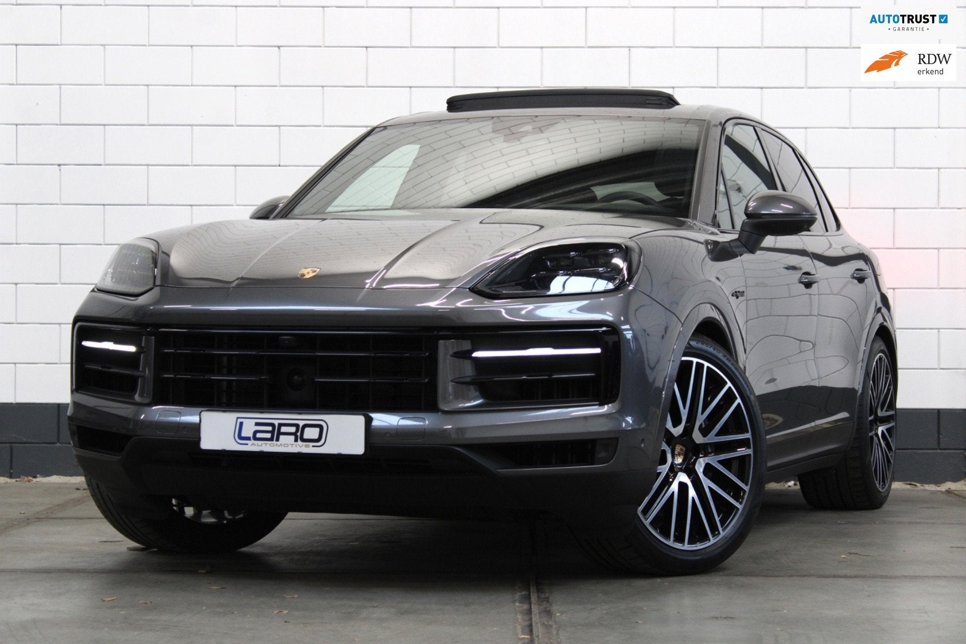 Porsche Cayenne 3.0 E-Hybrid Facelift | PASM Pano Trekhaak P, Auto's, Automaat, Gebruikt, Euro 6, 2995 cc