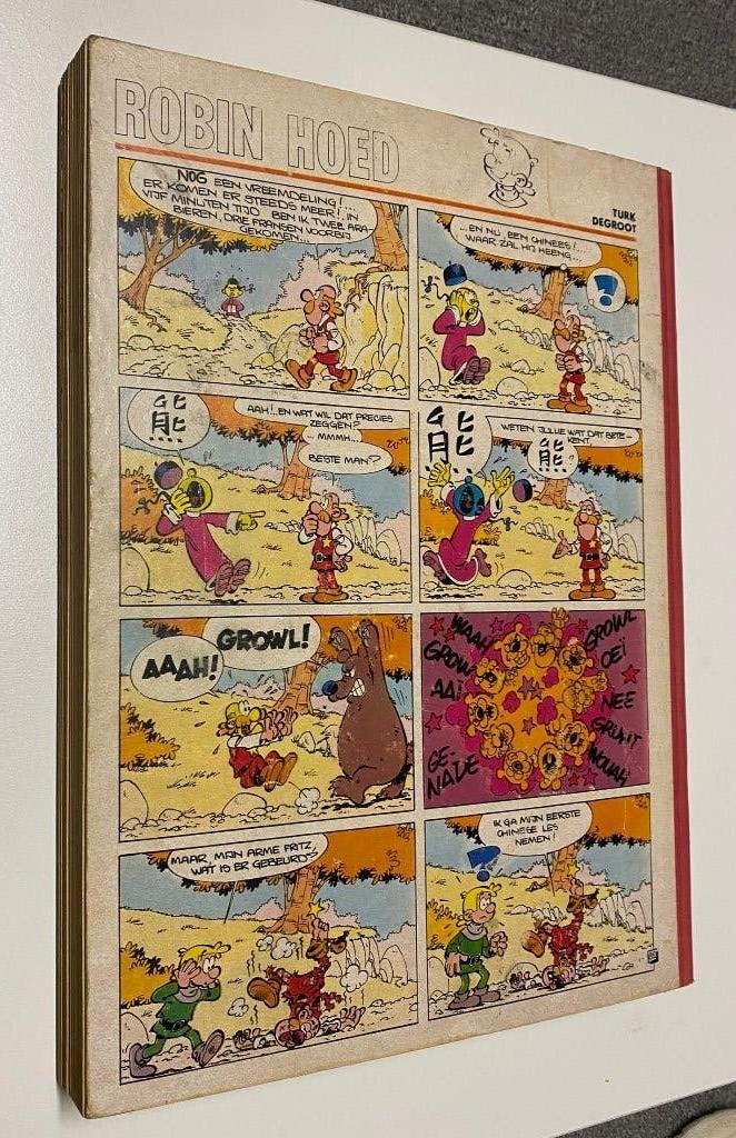 Kuifje Verzamelband - Op naar Mars met Bob Moon! goed staat, Gelezen, Ophalen of Verzenden, Meerdere stripboeken, Hergé