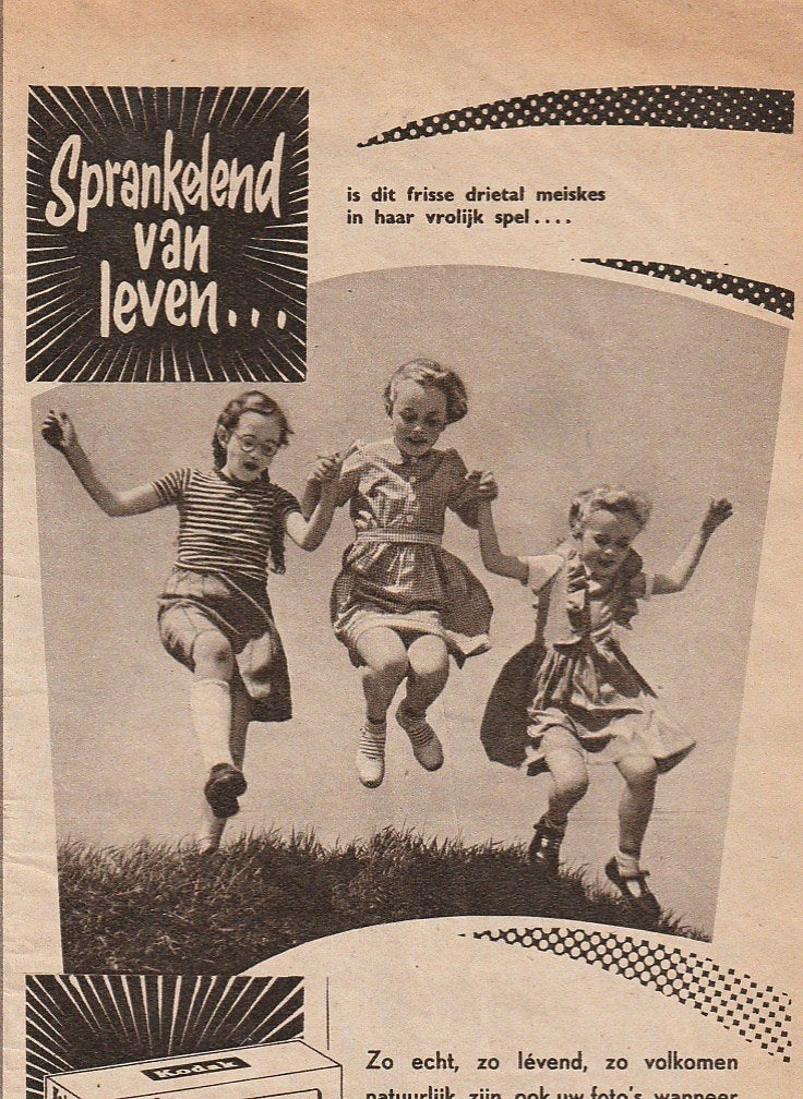 Retro reclame 1957 Kodak film dit frisse drietal meisjes, Verzenden, Overige typen