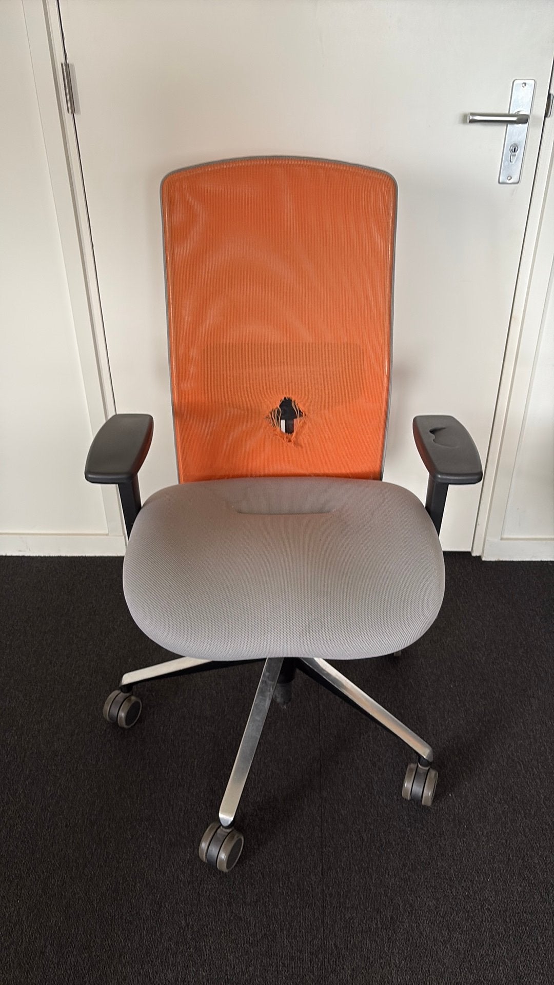 Bureaustoel met beschadigde rugleuning 2x, Ophalen, Gebruikt, Oranje, Bureaustoel