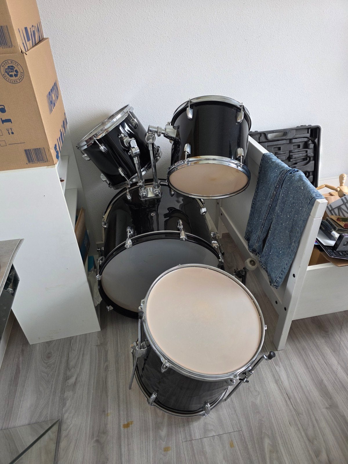 Zwart drumstel met bekkens en muziekstandaard, Ophalen, Gebruikt, Overige merken