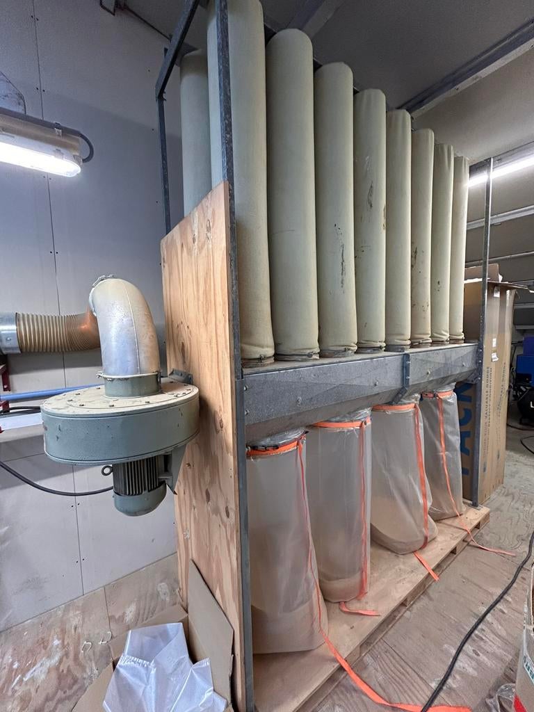 Afzuiginstallatie 4 zaks, Ophalen, Zo goed als nieuw, Afzuiger