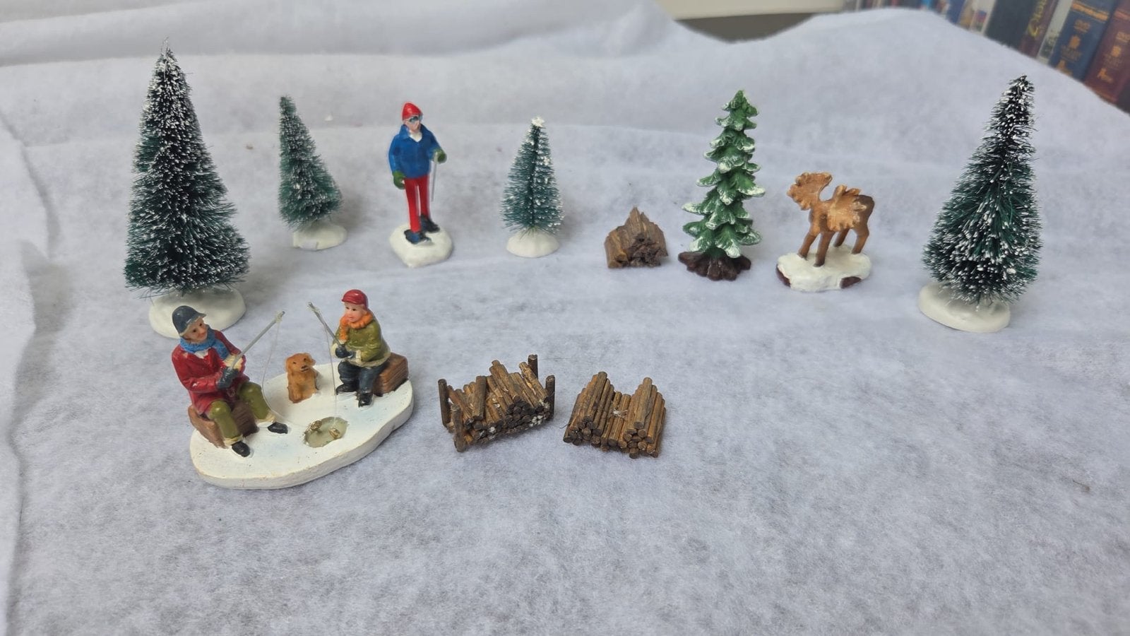 Kerstset van poppetjes voor je kerstdorp, Diversen, Kerst, Ophalen of Verzenden, Gebruikt