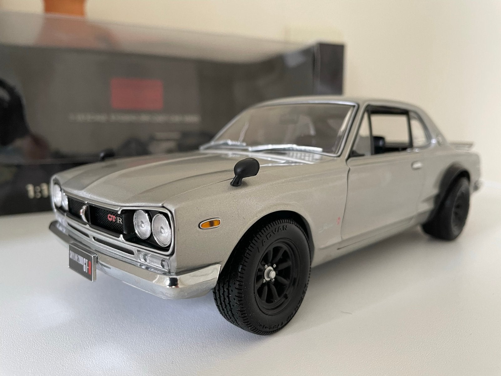 Kyosho 1:18 Nissan Skyline 2000GT/R KPGC10 Whidewheel ZGAN!, Ophalen of Verzenden, Zo goed als nieuw, Auto, Kyosho
