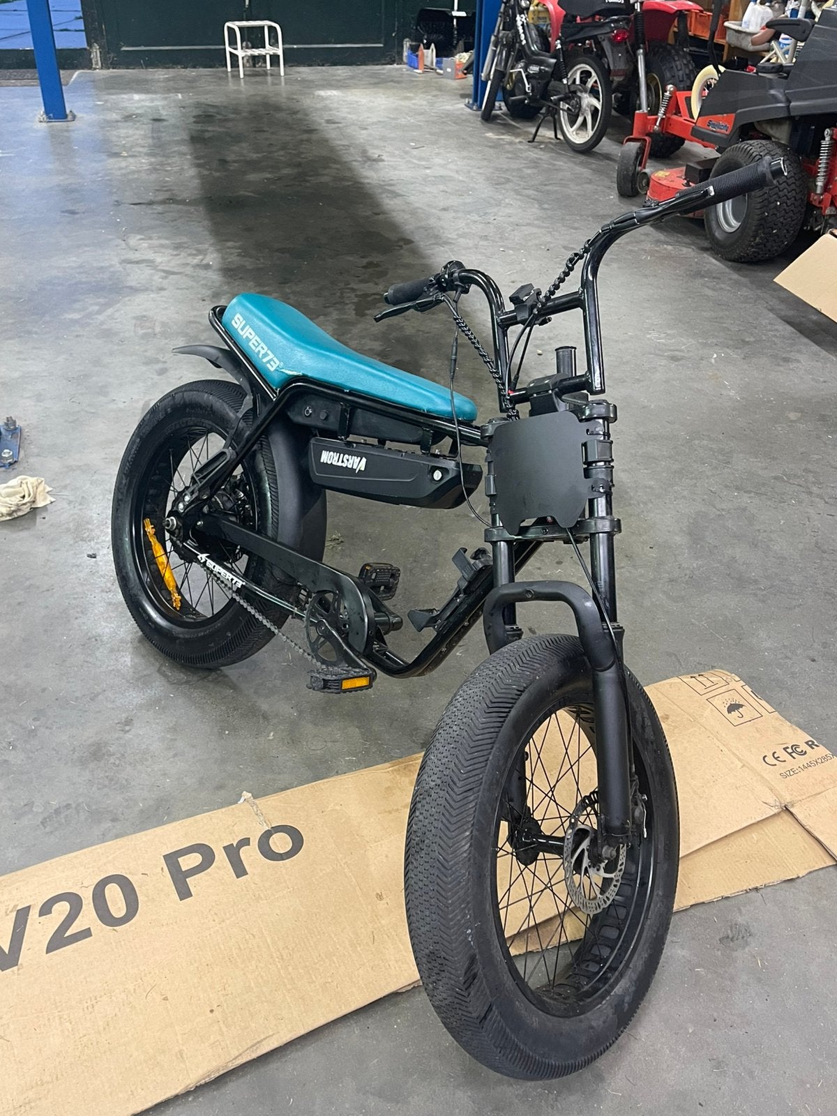 Super 73ZG nieuwe moter , 2 accus, Fietsen en Brommers, Zo goed als nieuw, 59 cm of meer, 30 tot 50 km per accu, Ophalen