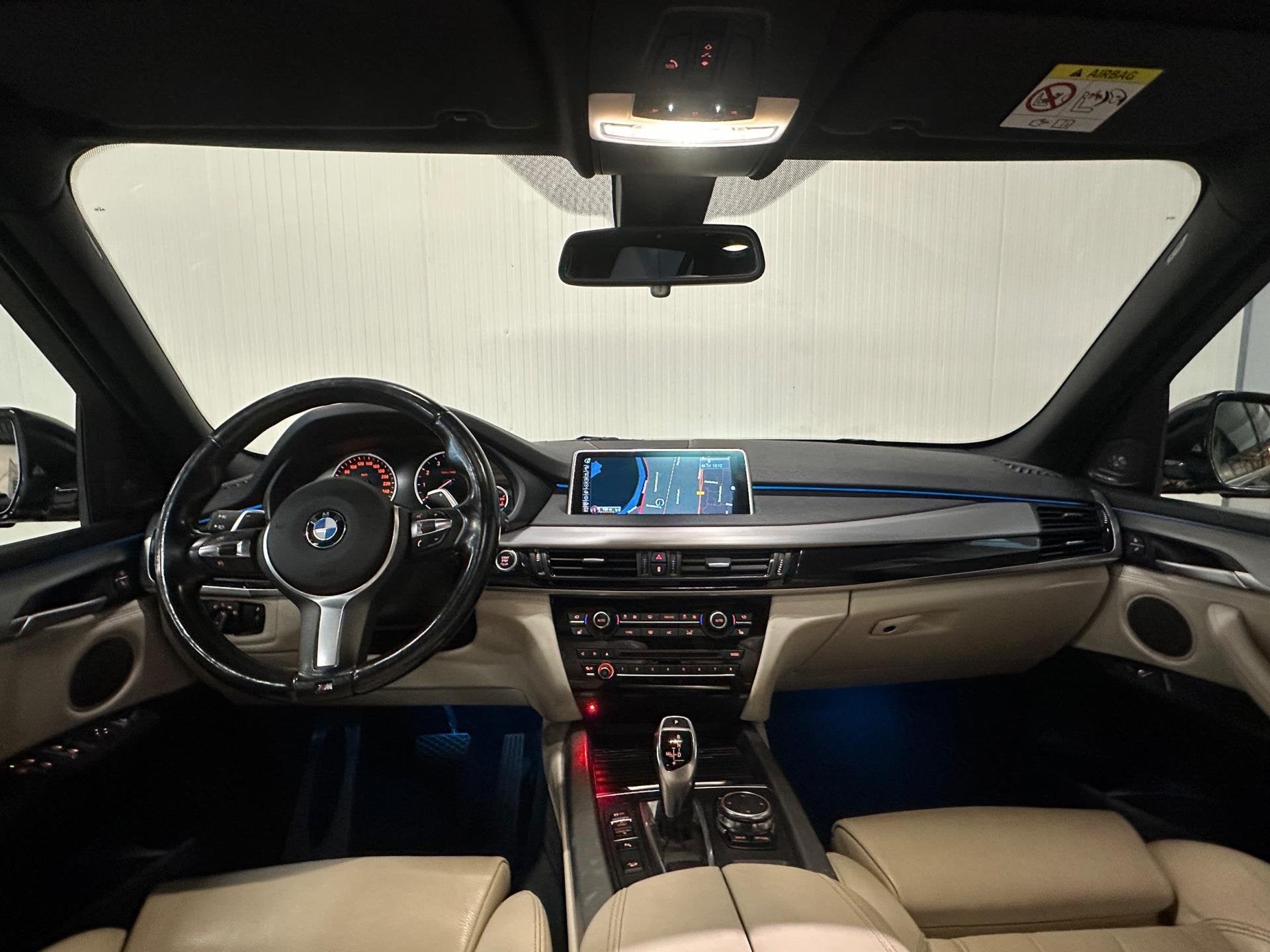 BMW X5 XDrive50i High Executive | PANO | M-SPORT | HUD | HAR, Gebruikt, Zwart, Bedrijf, Vierwielaandrijving