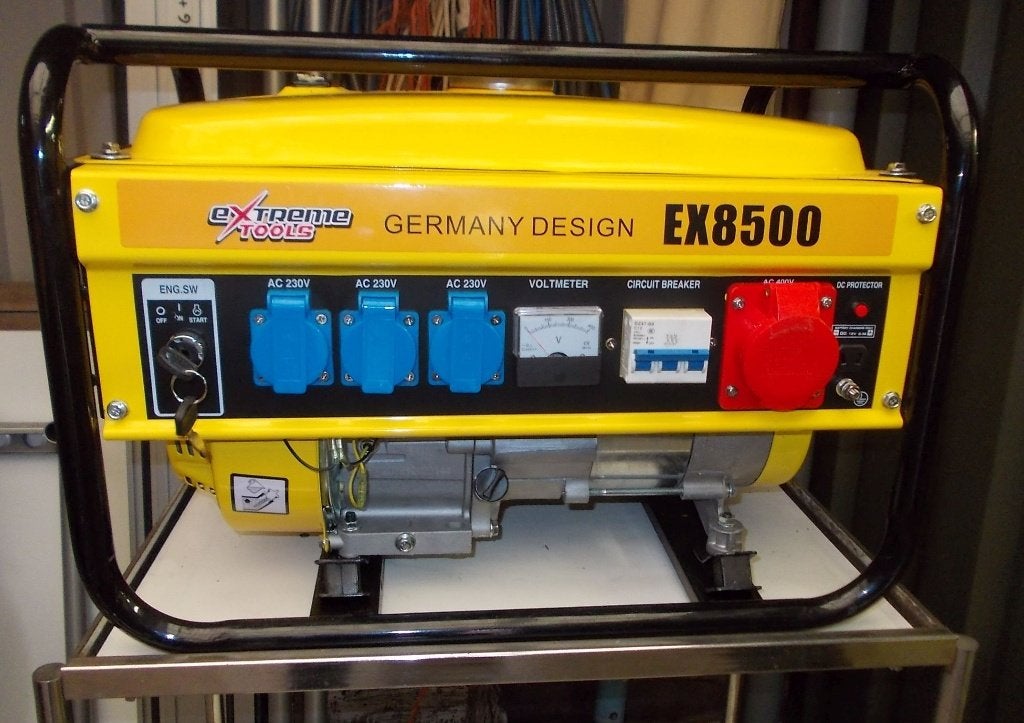 Aggregaat Generator 3x230V 1x400V ook krachtstroom, Ophalen, Zo goed als nieuw