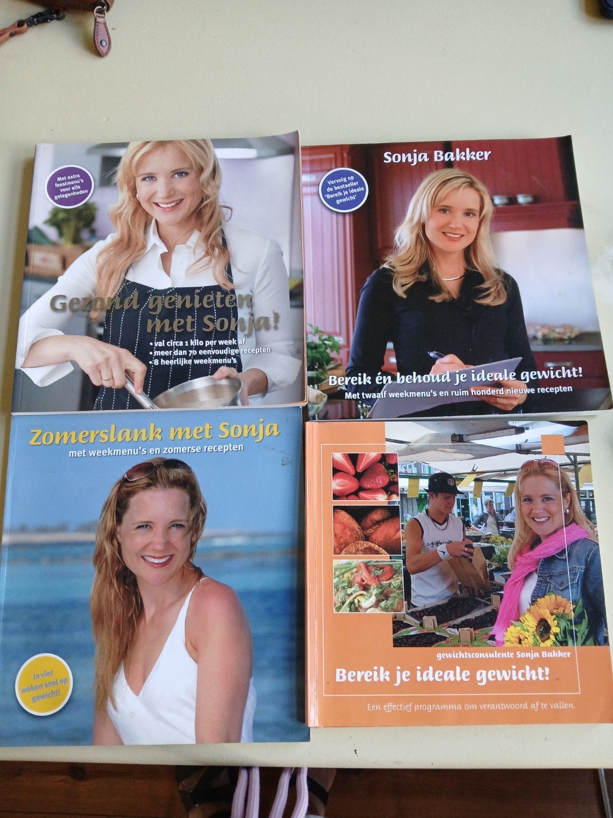diëtboeken Sonja Bakker, Ophalen of Verzenden, Zo goed als nieuw