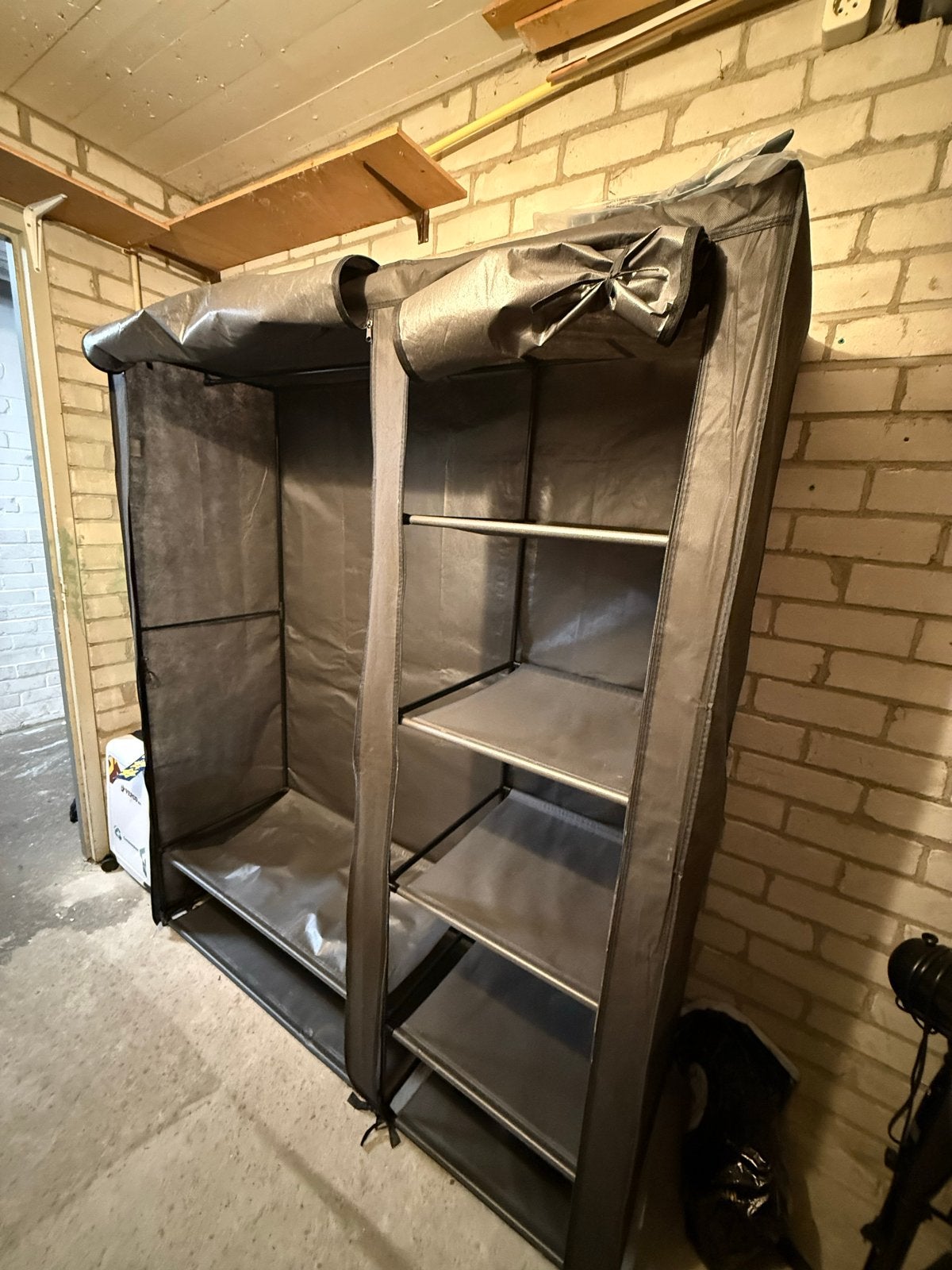 Kledingkast van stof met planken en hangruimte, Huis en Inrichting, Ophalen, Met plank(en), Kunststof, 100 tot 150 cm