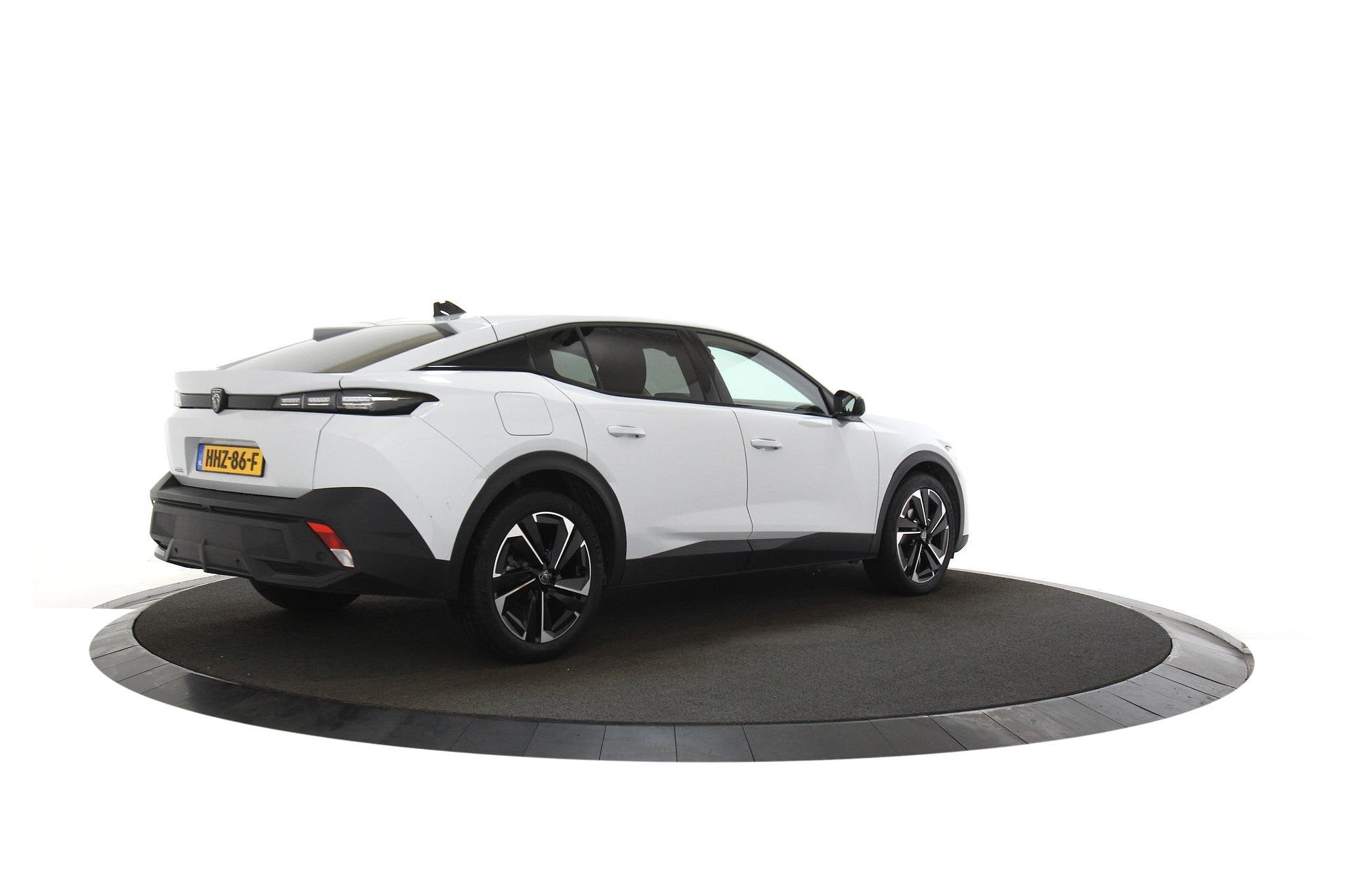Peugeot 408 1.2 Hybrid 145 e-DCS6 Allure, Automaat, 136 pk, Gebruikt, Euro 6