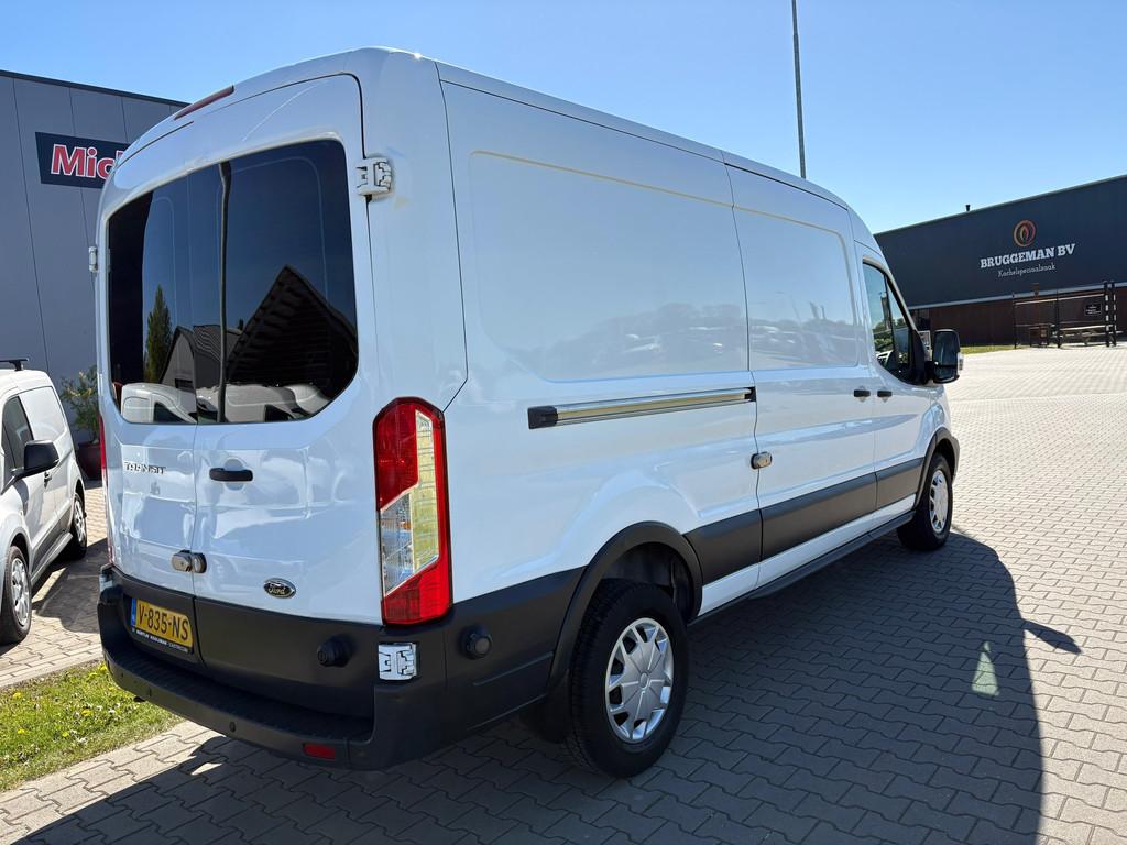 Ford Transit 350 2.2 TDCI L2H2 Trend 3 Zits, Auto's, Bestelauto's, Euro 5, Gebruikt, Zwart, 4 cilinders