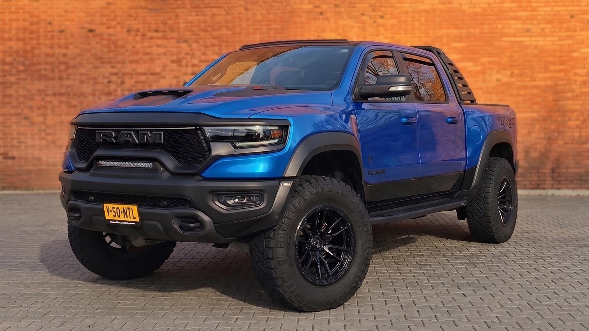 Dodge Ram 1500 6.2 V8 4x4 Crew Cab TRX LVL2 PANO, Auto's, Automaat, Gebruikt, Blauw, 711 pk