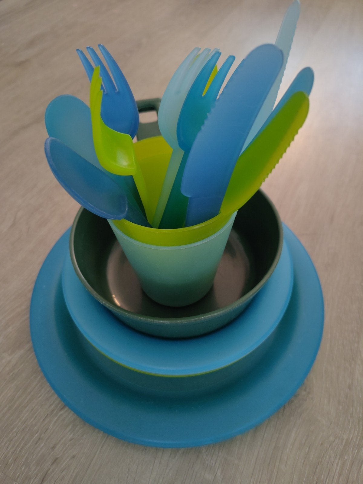 Plastic camping setje (borden, bestek, kommetje), Ophalen of Verzenden, Gebruikt