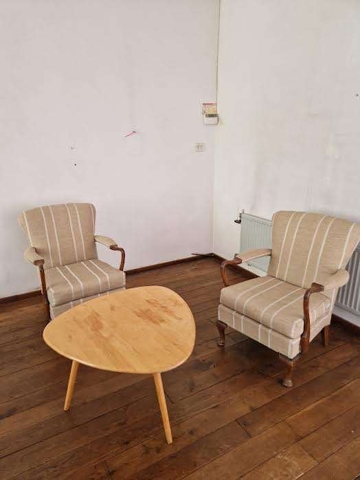 twee lage dames stoeltjes, Huis en Inrichting, Stoelen, Ophalen, Gebruikt, Grijs, Hout