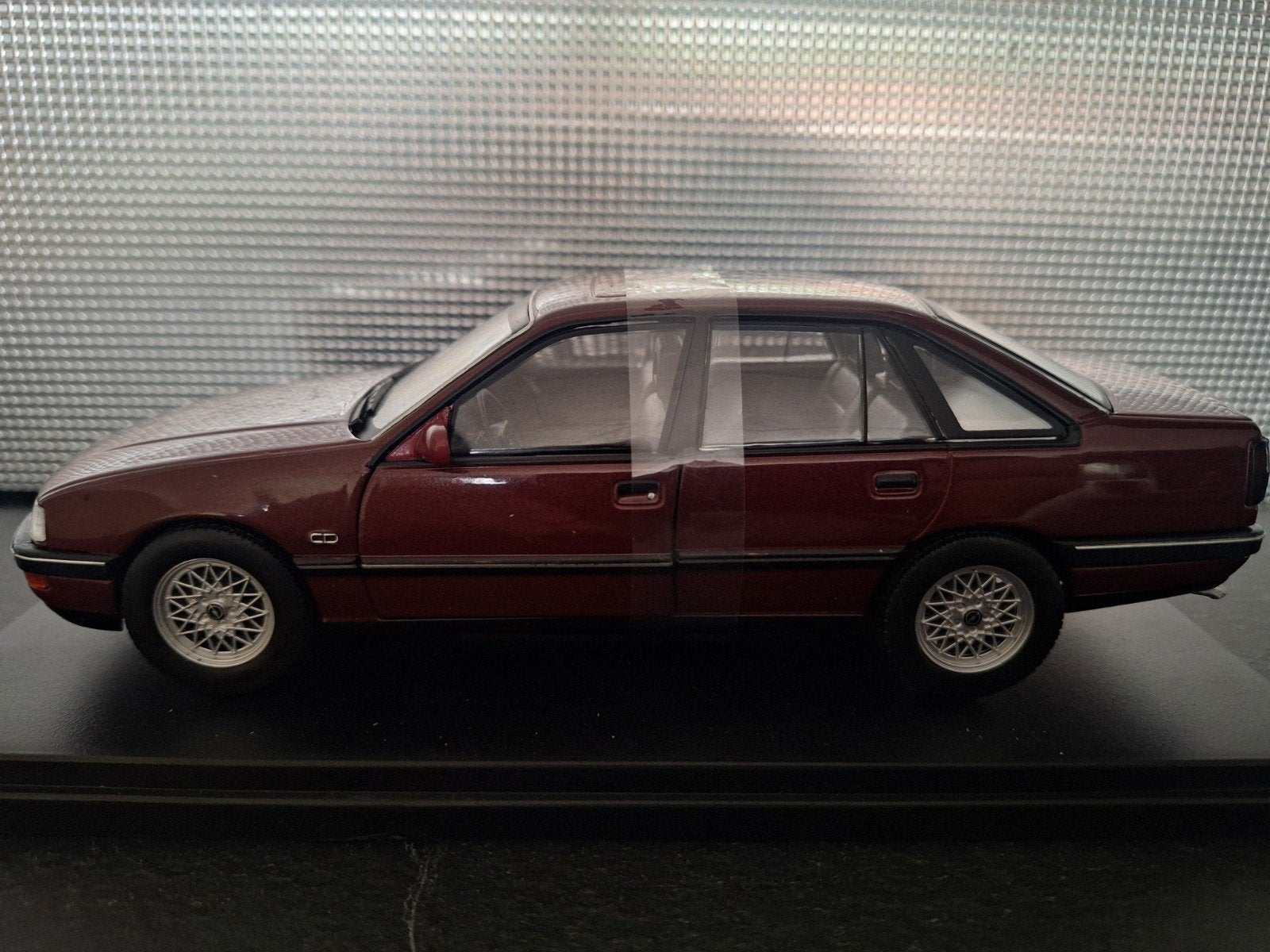 Opel Senator B 1987 Schaal 1:24, Hobby en Vrije tijd, Modelauto's | 1:24, Overige merken, WhiteBox, Auto, Nieuw