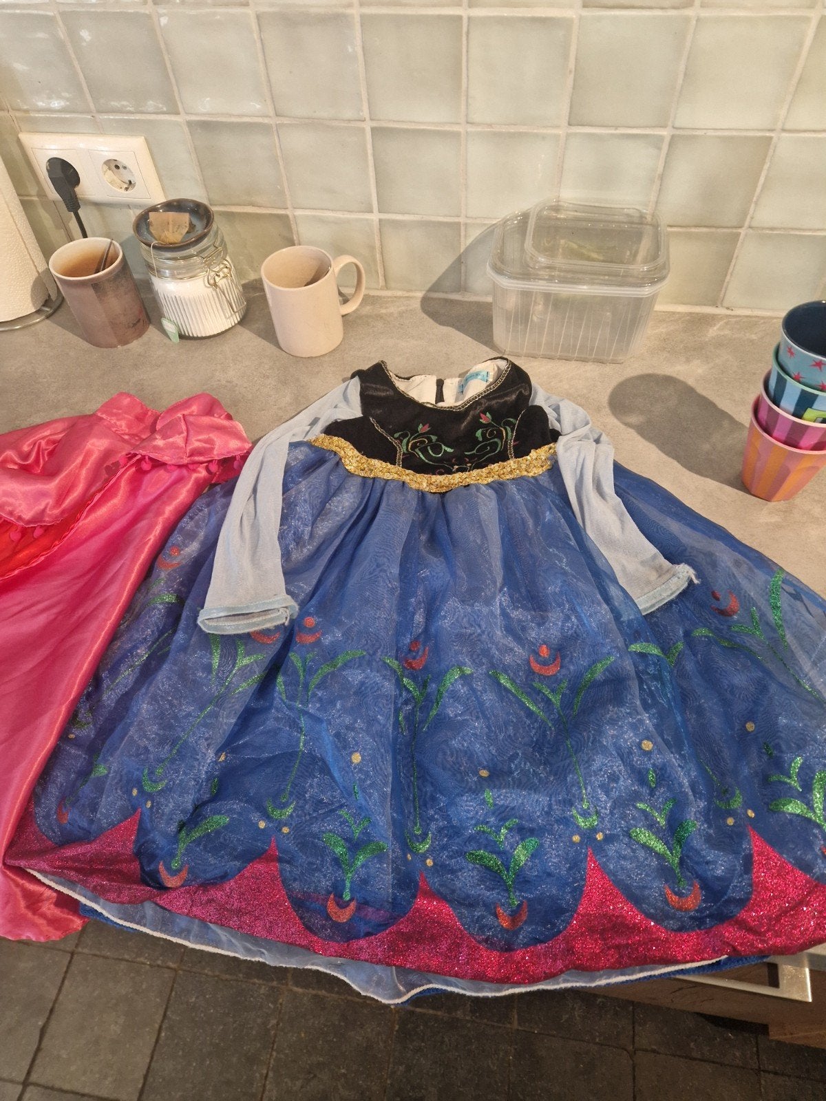 Anna Frozen jurk maat 100 met kleine gebreken, Kinderen en Baby's, Carnavalskleding en Verkleedspullen, Ophalen of Verzenden, Gebruikt