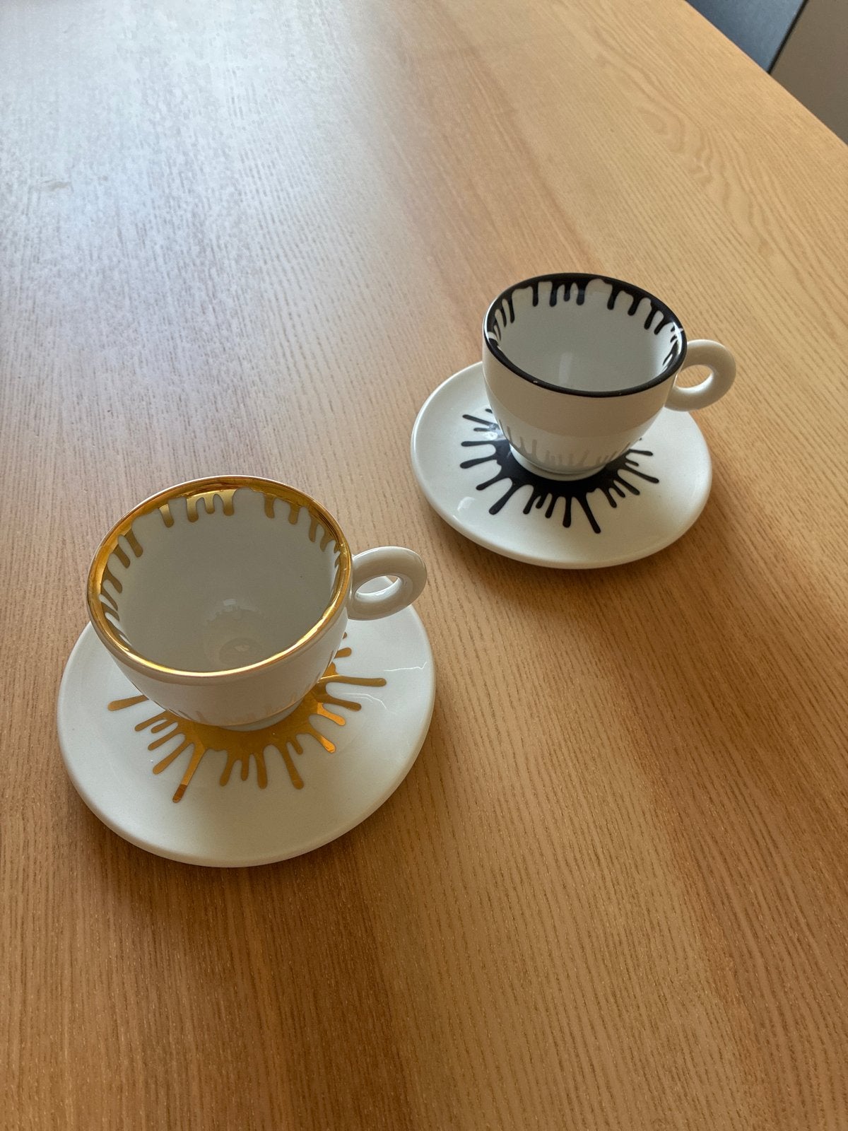 Illy Art Collection 2020 Espresso Kopjes - Set van 2, Huis en Inrichting, Keuken | Servies, Ophalen, Zo goed als nieuw, Kop(pen) en/of Schotel(s)