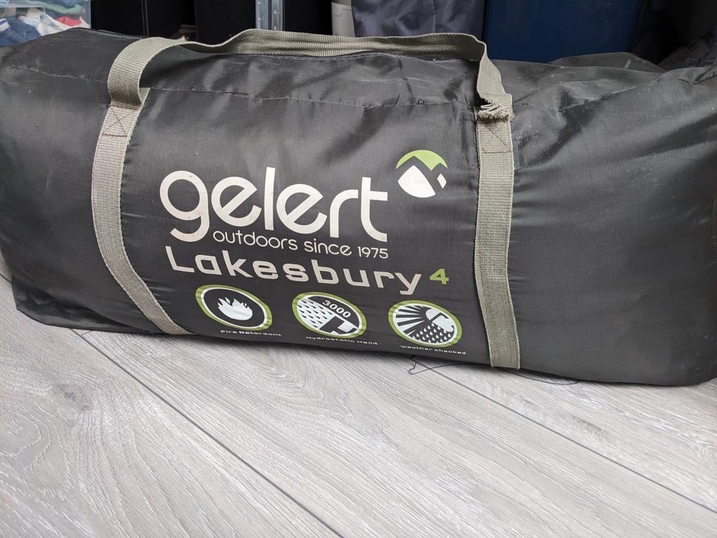 Gelert Lakesbury 4 tent met voortent en kleed, Caravans en Kamperen, Tenten, Ophalen, Gebruikt, Tot en met 4