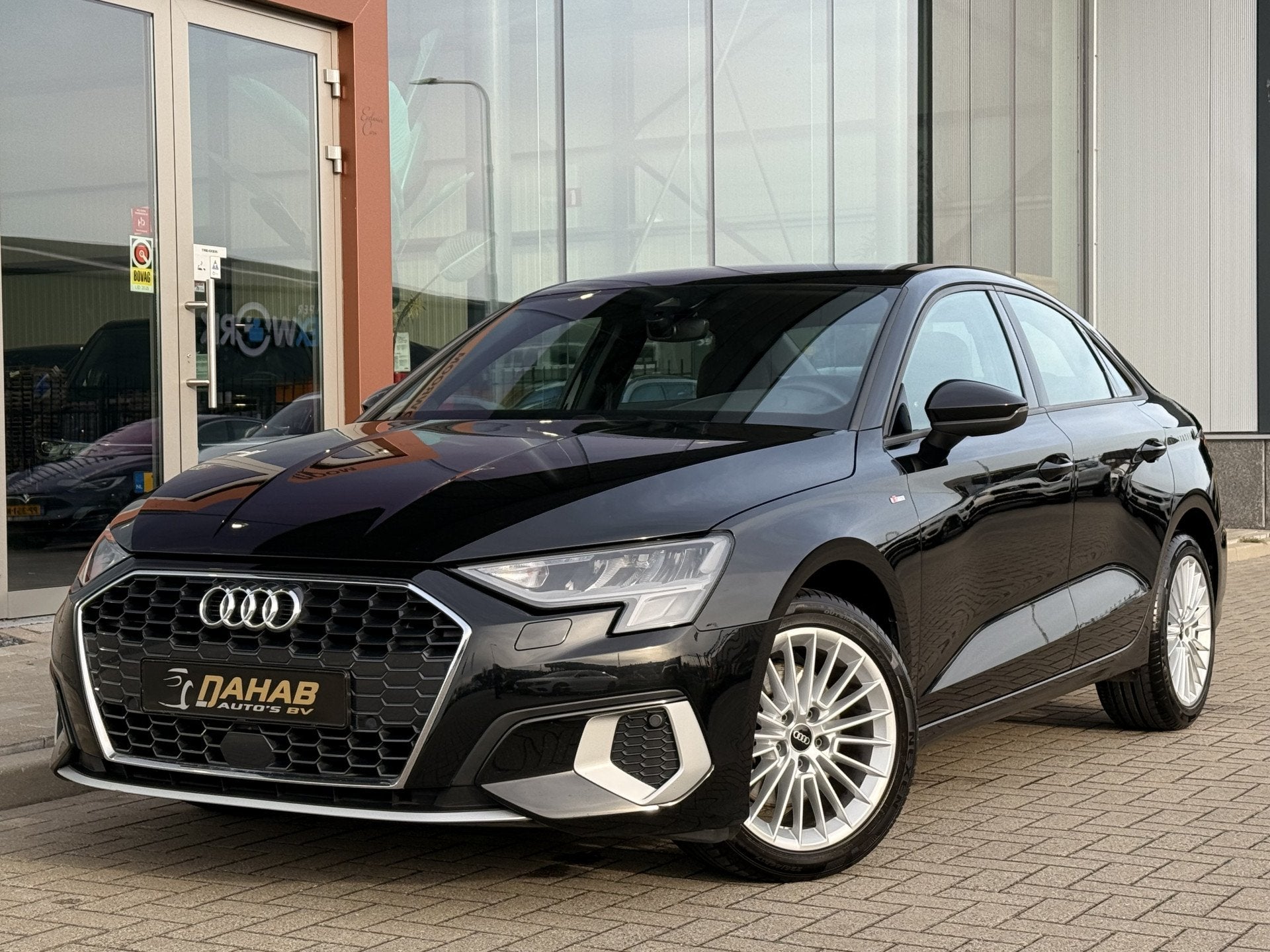 Audi A3 Limousine 30 TFSI Advanced edition | Navi | ACC | St, Dealer onderhouden, Stof, Gebruikt, 680 kg