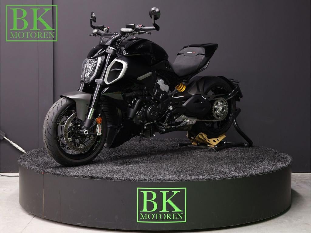 DUCATI DIAVEL V4 | Carbon + Accessoires (T.w.v. €2680.-), Motoren, Motoren | Ducati, DUCATI, 2 cilinders, Motorrijbewijs A, Bedrijf
