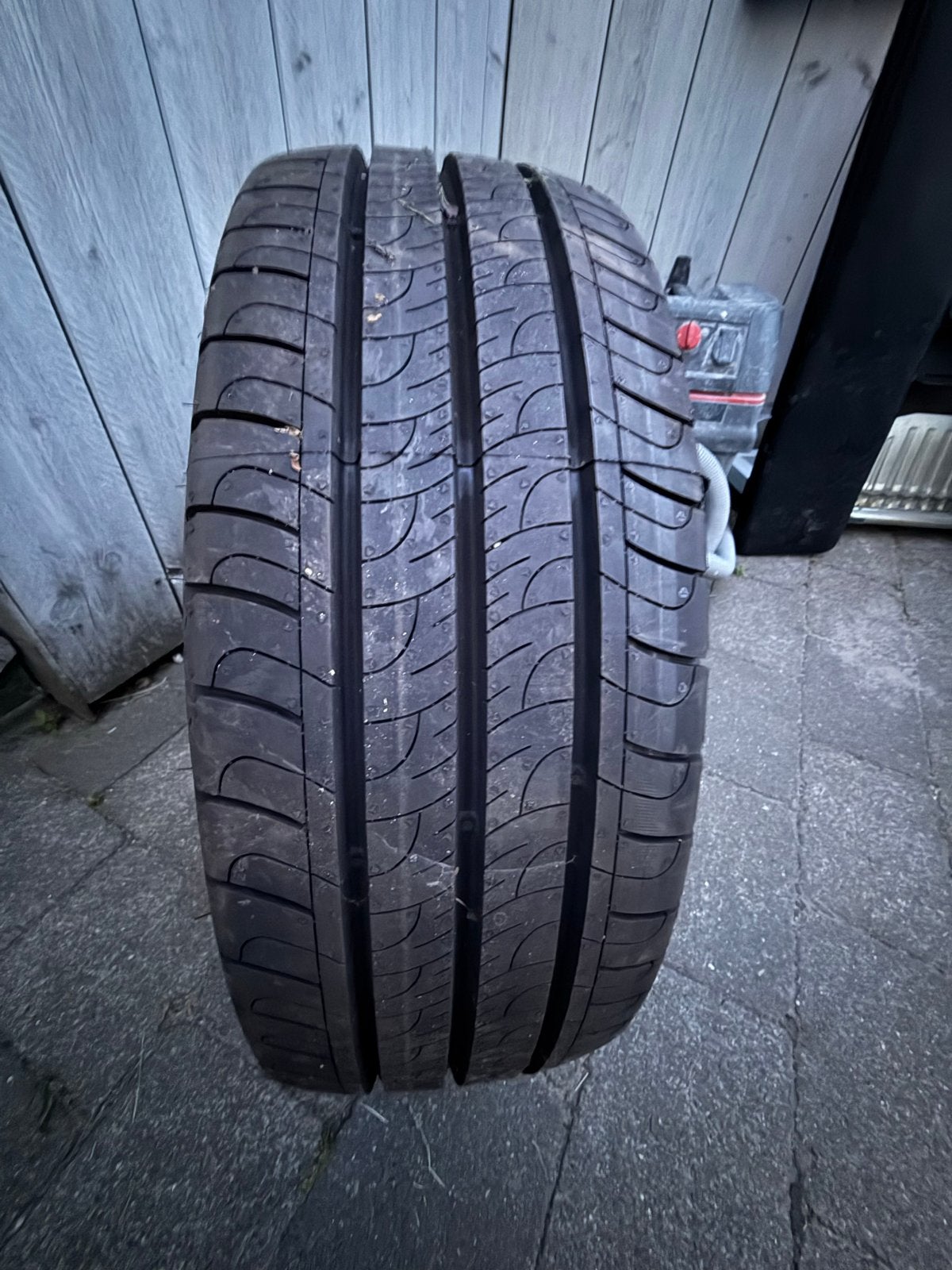 Goodyear EfficientGrip 215/65R16C band op stalen velg, Ophalen, 16 inch, Banden en Velgen, Zomerbanden