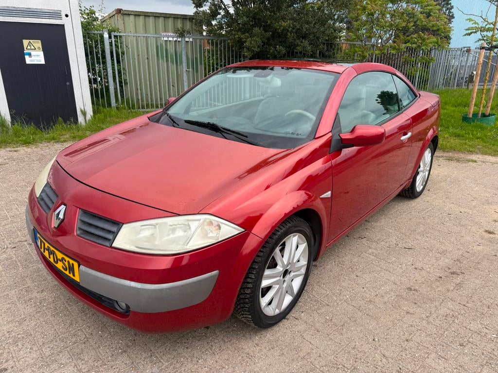Renault Mégane Coupé-Cabriolet 2.0-16V Privilège Luxe | A, Voorwielaandrijving, 1998 cc, 135 pk, Beige