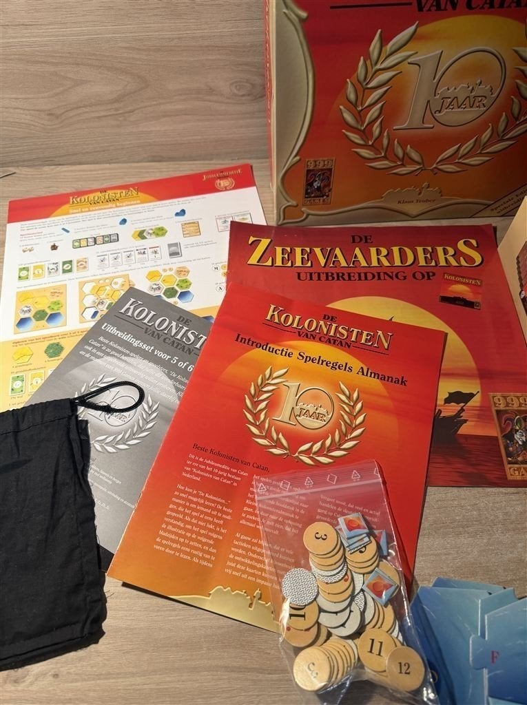 Kolonisten van catan 10 jaar editie hout met zeevaarders - s, Verzenden, Zo goed als nieuw