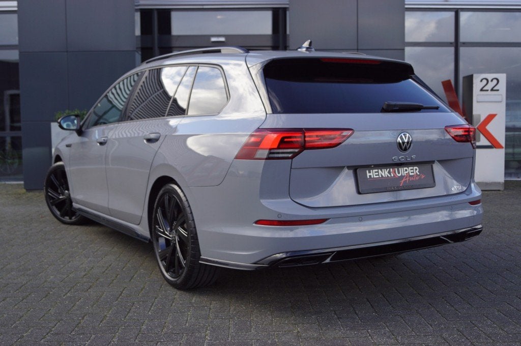 Volkswagen GOLF Variant 1.5 eTSI DSG R-Line 150pk /Panodak /, Automaat, Golf, Zilver of Grijs, Gebruikt