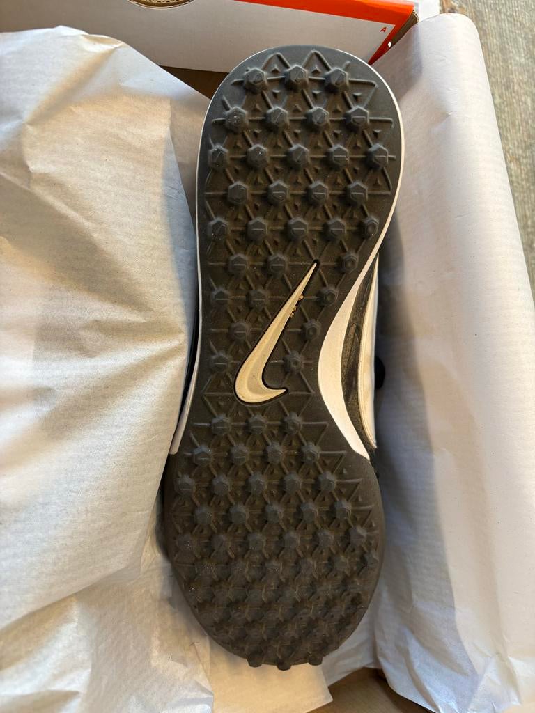 Nike Premier voetbalschoenen kunstgras maat 44, Kinderen en Baby's, Kinderkleding | Schoenen en Sokken, Ophalen of Verzenden, Zo goed als nieuw
