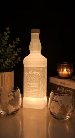 Jack Daniels fles lamp met kleurverandering exclusief glazen, Ophalen of Verzenden, Nieuw, Lichtbak of (neon) lamp