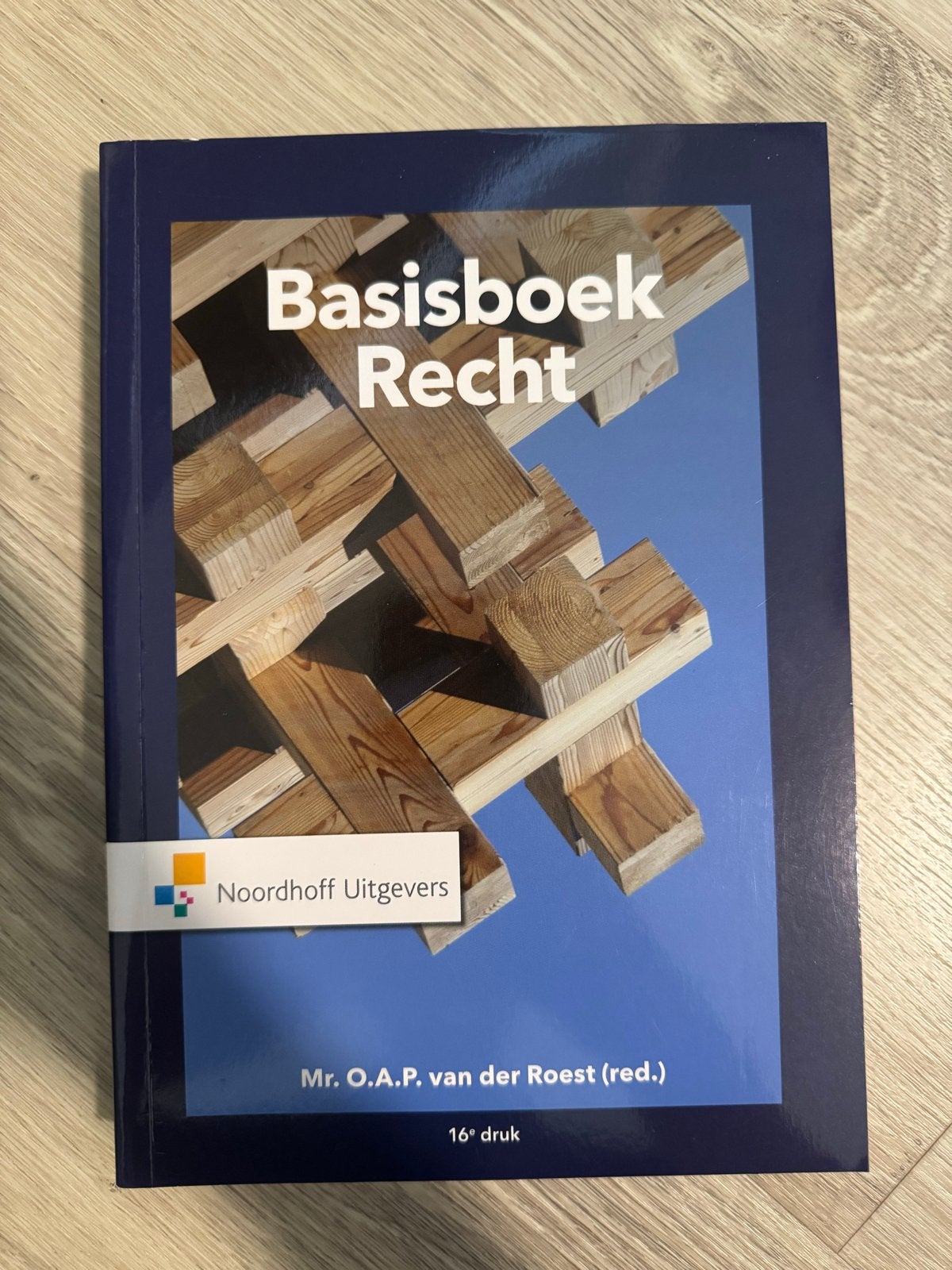 Basisboek Recht - Mr. O.A.P. van der Roest, Boeken, Ophalen of Verzenden, Zo goed als nieuw, HBO