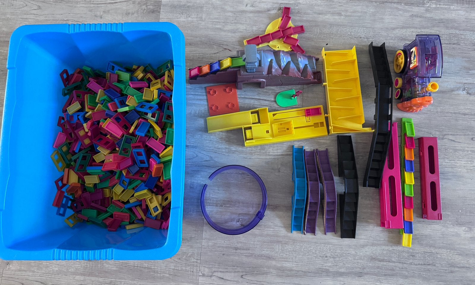 Domino Express / Playgo Set + Elektrische Trein &Accessoires, Ophalen of Verzenden, Zo goed als nieuw