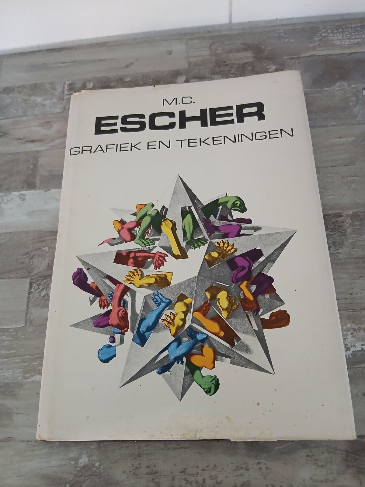 M.C. Escher: Grafiek en Tekeningen - Kunstboek, Boeken, Ophalen of Verzenden, Gelezen, M.C. Escher