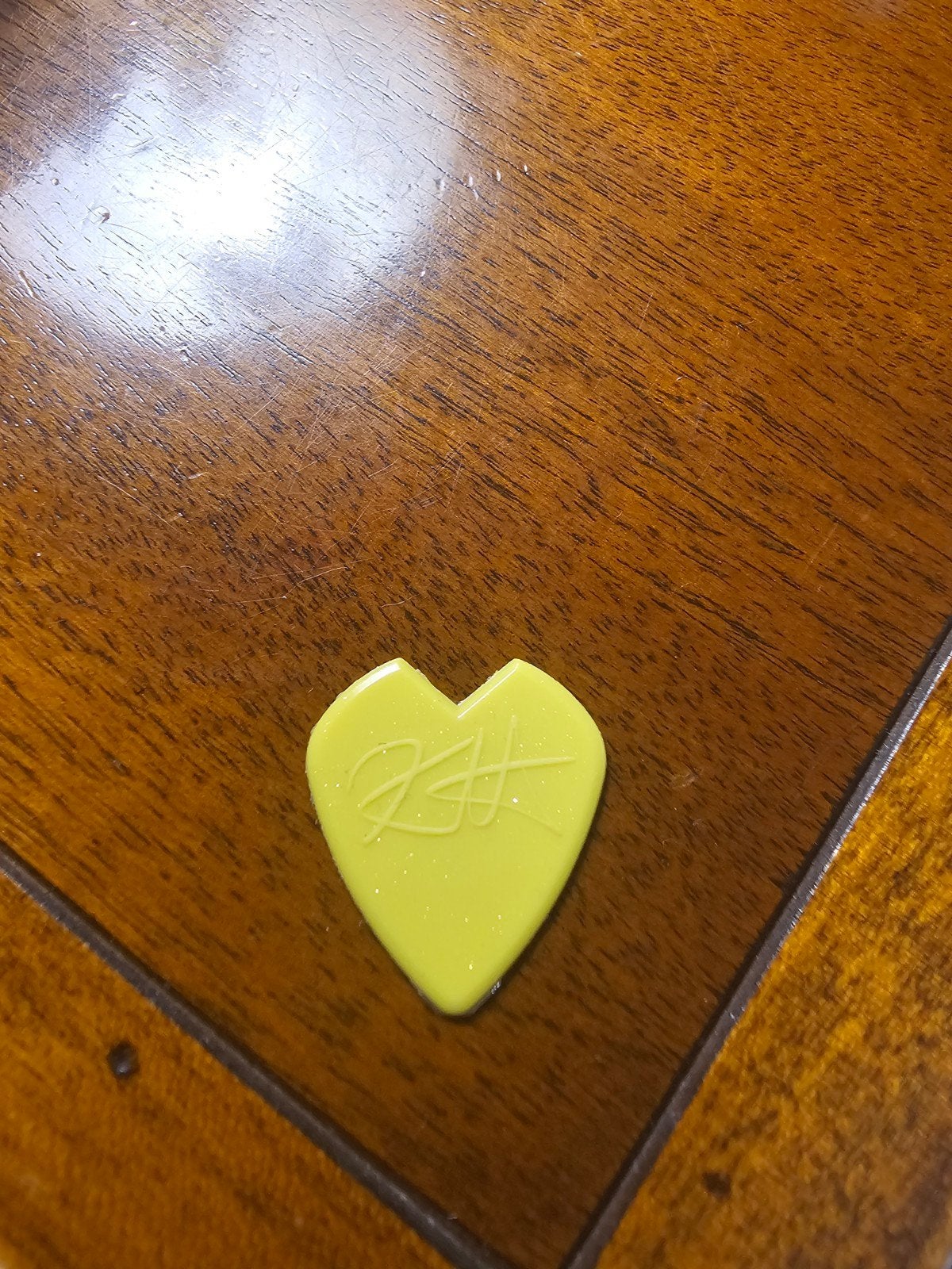 Metallica Kirk Hammett Yellow Jazz III Signature Guitar Pick, Ophalen of Verzenden, Nieuw, Overige typen