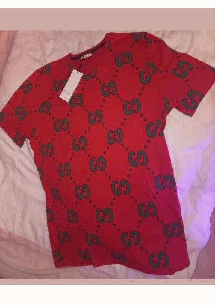 Rode heren t shirt met fully groene logos, Kleding | Heren, T-shirts, Ophalen of Verzenden, Nieuw, Rood
