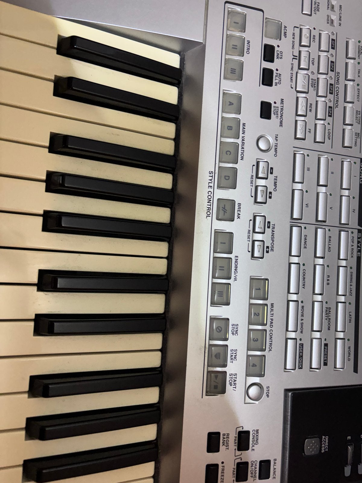 Gezocht: Defecte Yamaha Tyros 1 - Elk defect welkom!, Muziek en Instrumenten, Keyboards, Ophalen, Gebruikt, 61 toetsen, Yamaha