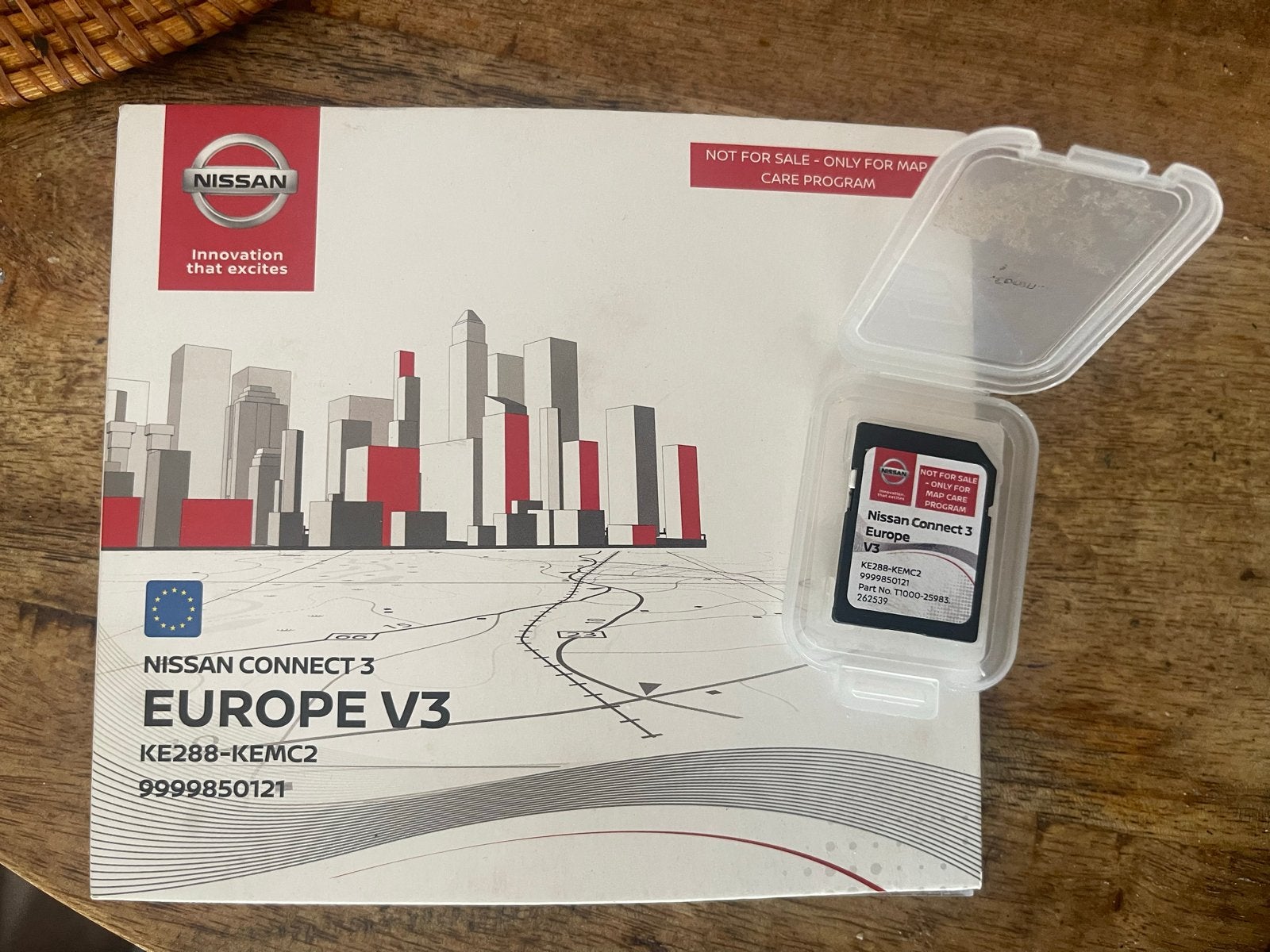 Nissan Connect 3 Europe V3 Navigatie SD-kaart, Auto diversen, Ophalen of Verzenden, Zo goed als nieuw