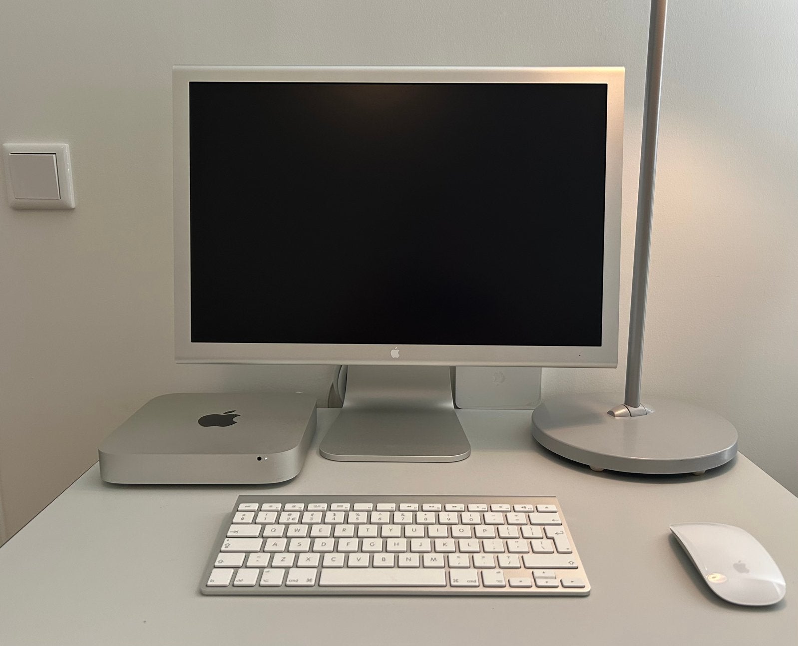 Apple Cinema Display Monitor Beeldscherm 20 inch nieuw, Kantelbaar, Ophalen of Verzenden, Zo goed als nieuw, Overige typen