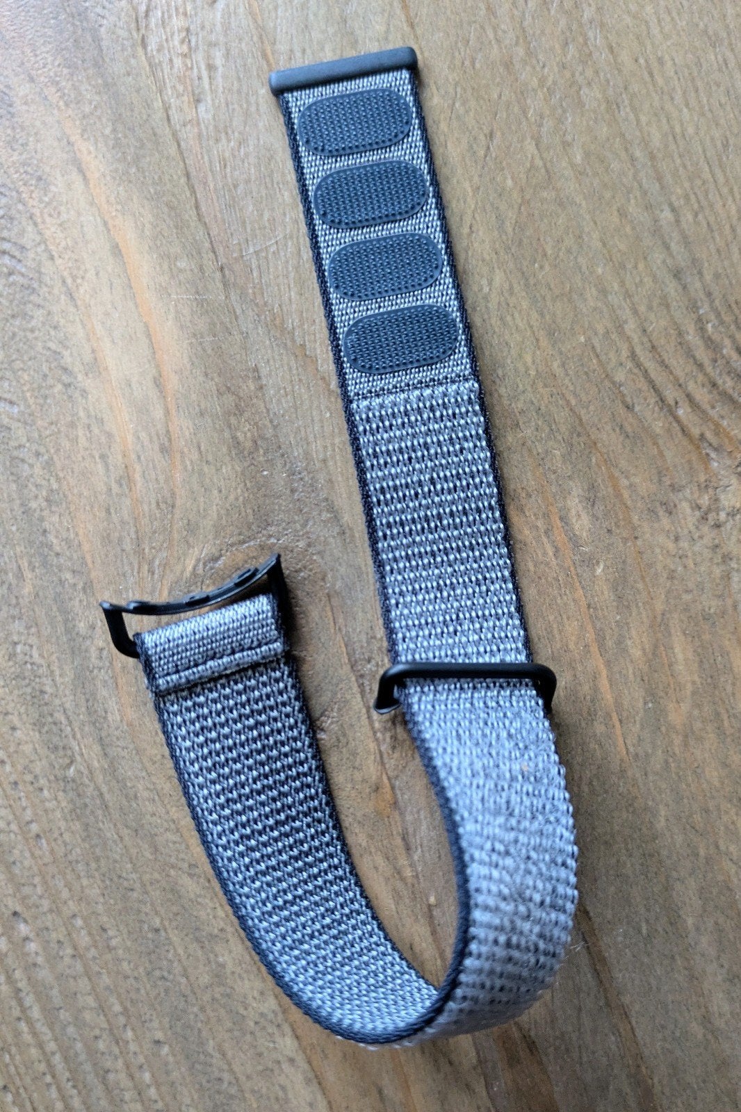 Foto 3 van Google Pixel Watch Actiesportbandje | klittenband