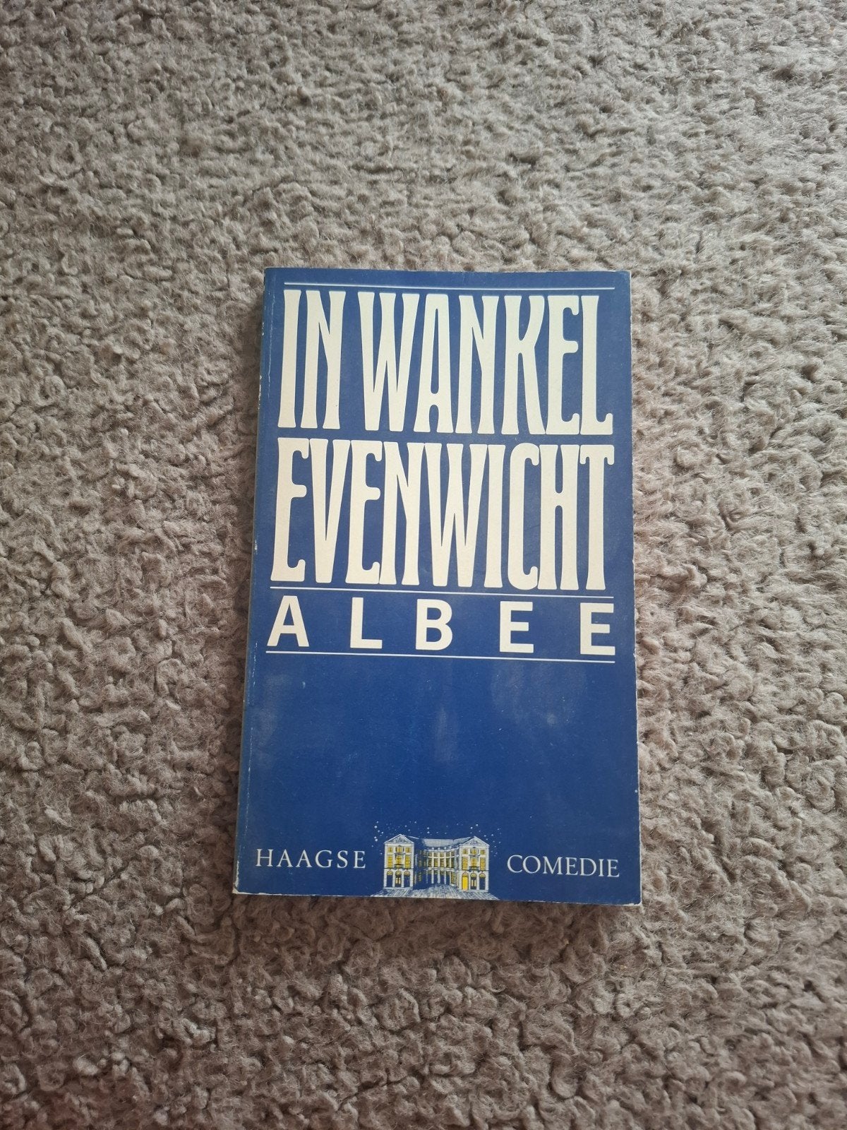 In wankel evenwicht - Albee, Ophalen of Verzenden, Nederland