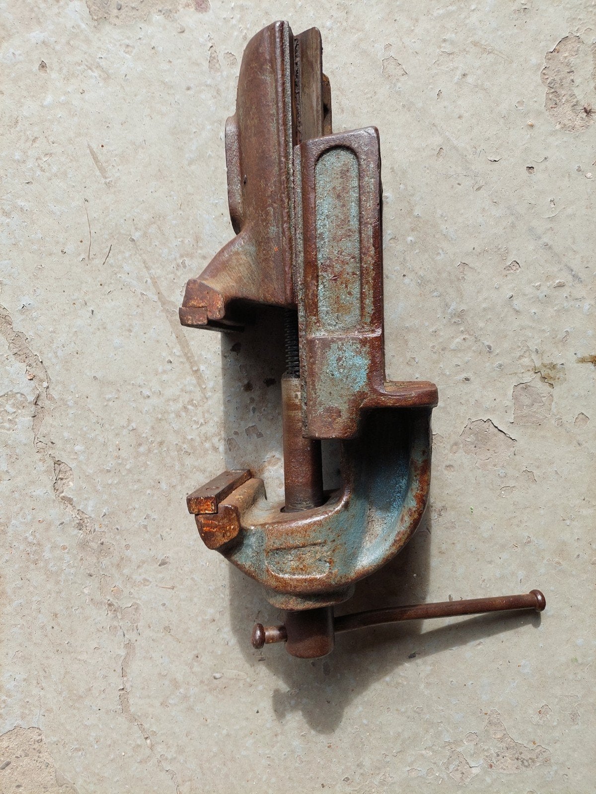 Zware bankschroef - 120 mm bekken, 28 mm spindel, Ophalen, Gebruikt, Bankschroef, Overige merken