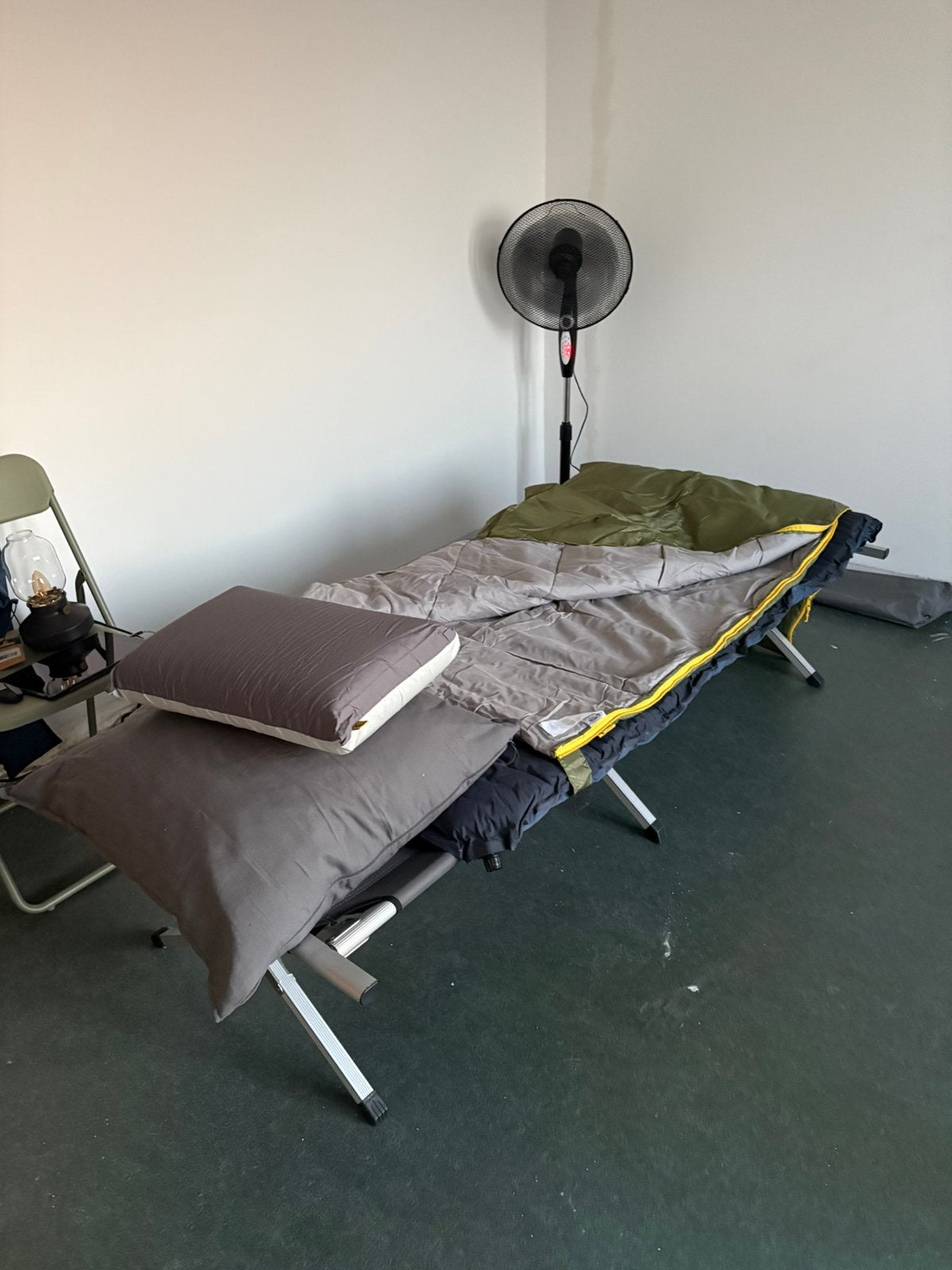 Zeer stevig veldbed met nieuw Nomad matras, Ophalen of Verzenden, Zo goed als nieuw