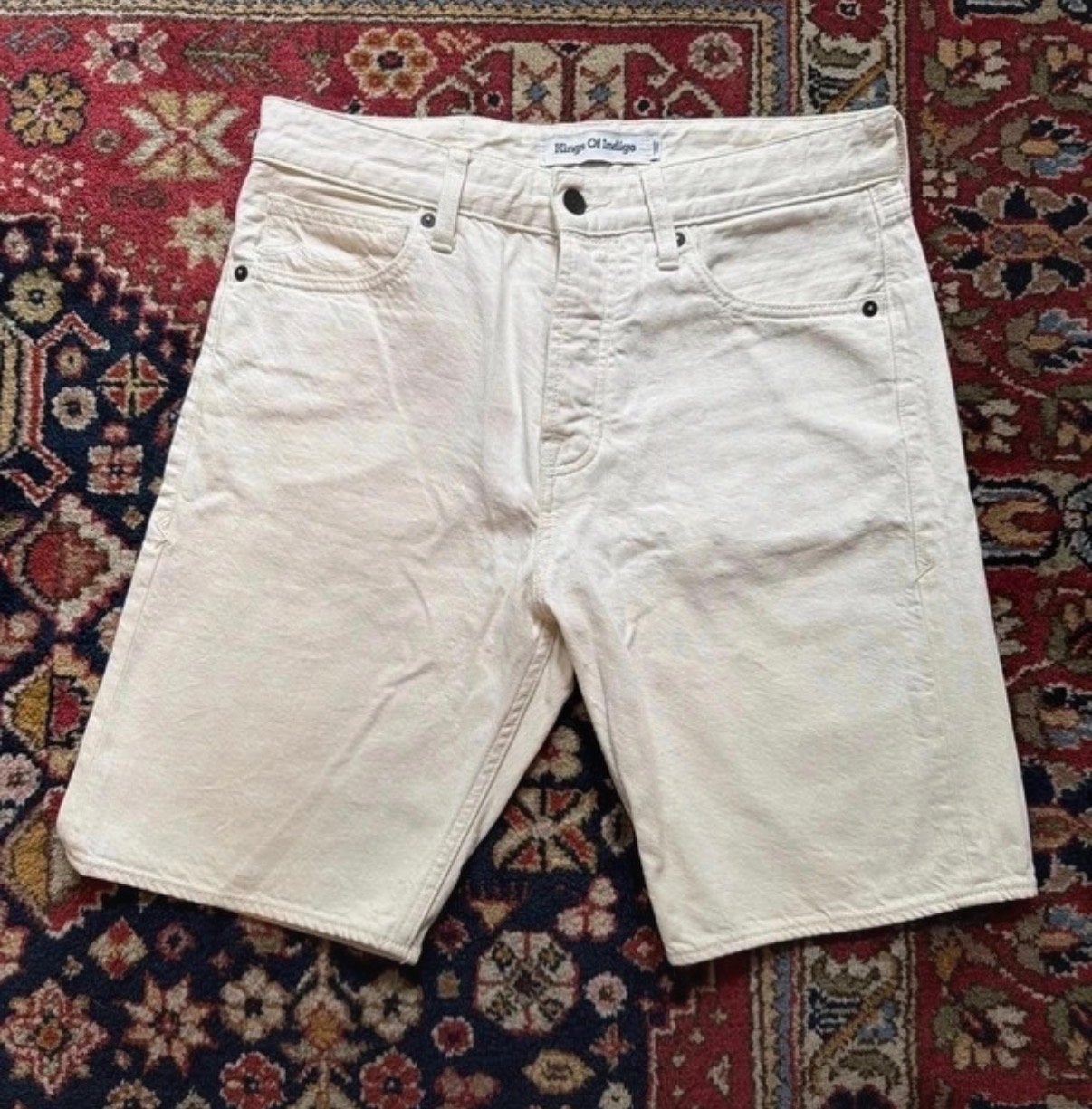 Nieuwe Kings Of Indigo Lucius short crème maat 30, Ophalen of Verzenden, Nieuw, Maat 48/50 (M), Beige
