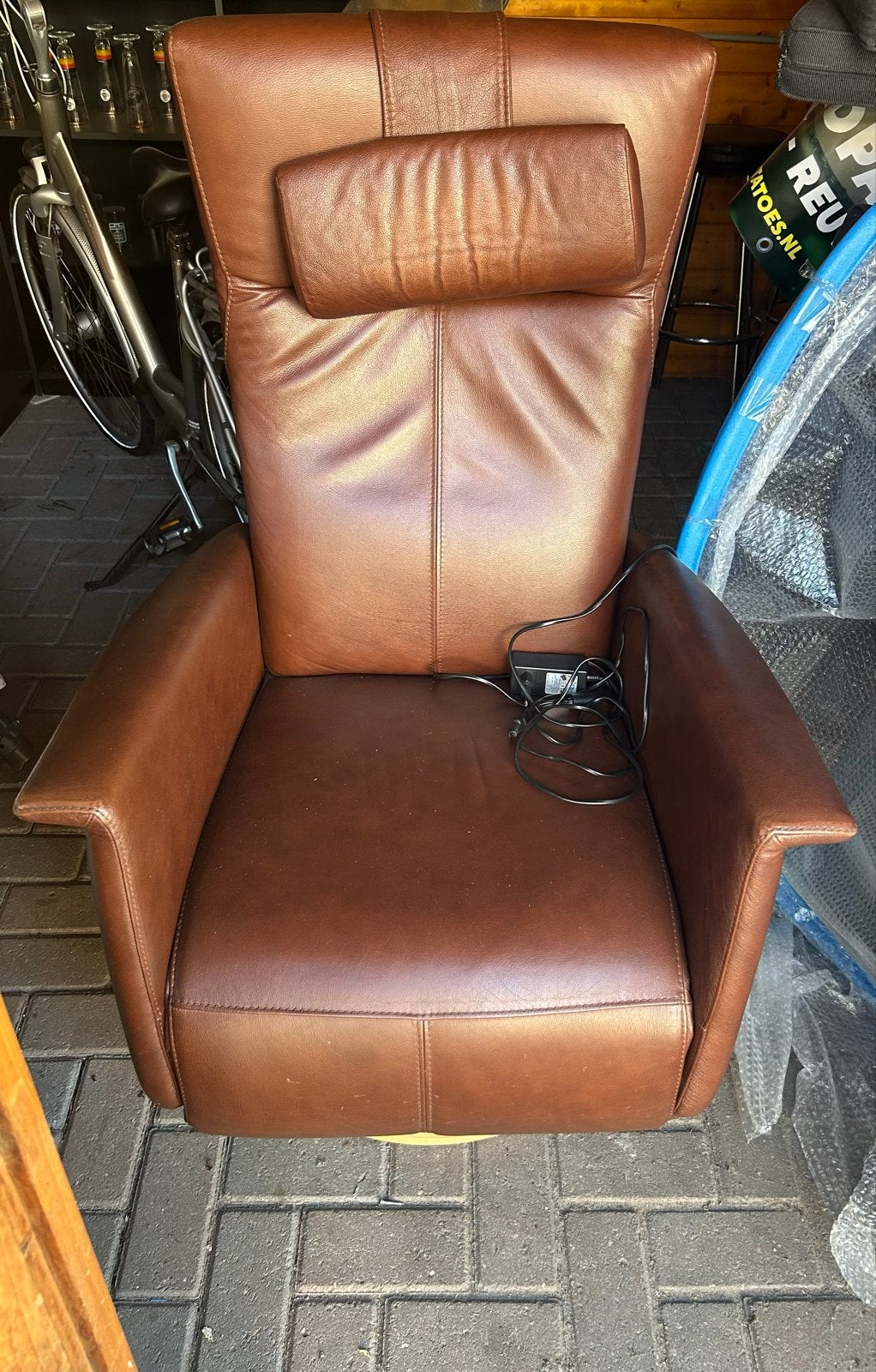 Prominent Elektrische Sta-op Stoel - Zeer Goede Staat, Huis en Inrichting, Fauteuils, Minder dan 75 cm, Leer, Ophalen of Verzenden