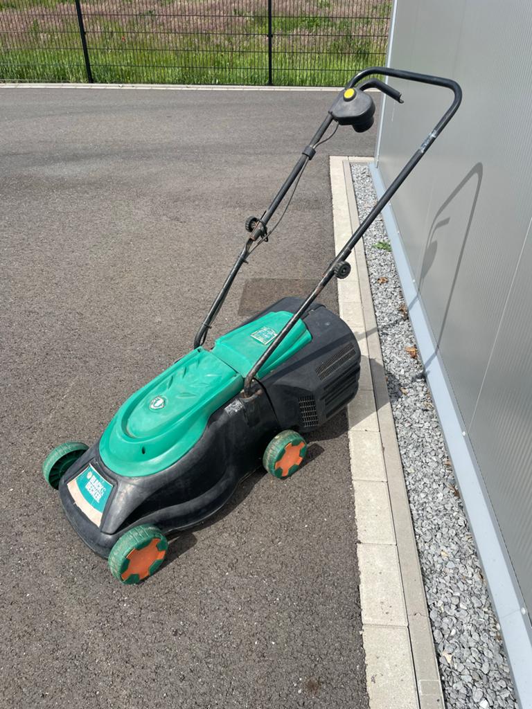 Elektrische grasmaaier Black & Decker, Tuin en Terras, Grasmaaiers, Ophalen, Cirkelmaaier, Gebruikt, Elektrische grasmaaier