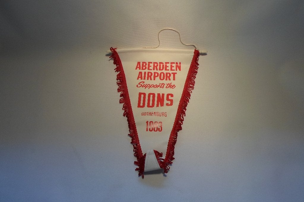 Vaantje Aberdeen Dons Gothenburg 1983 Vintage, Ophalen of Verzenden, Zo goed als nieuw, Buitenlandse clubs, Vaantje of Sjaal